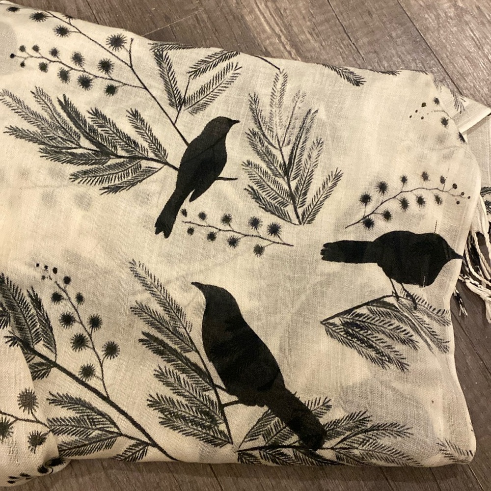 Bird scarf black birds